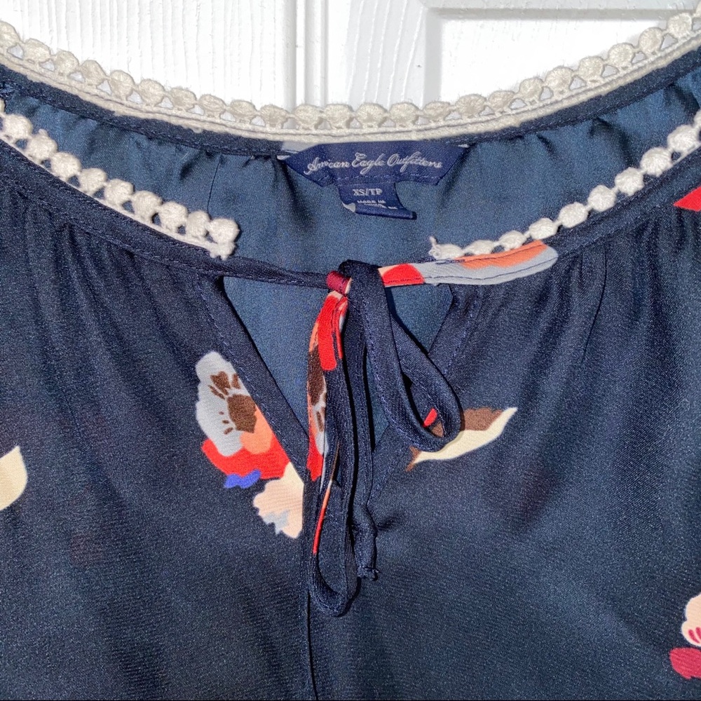 Flowy American Eagle top - Picture 2 of 2